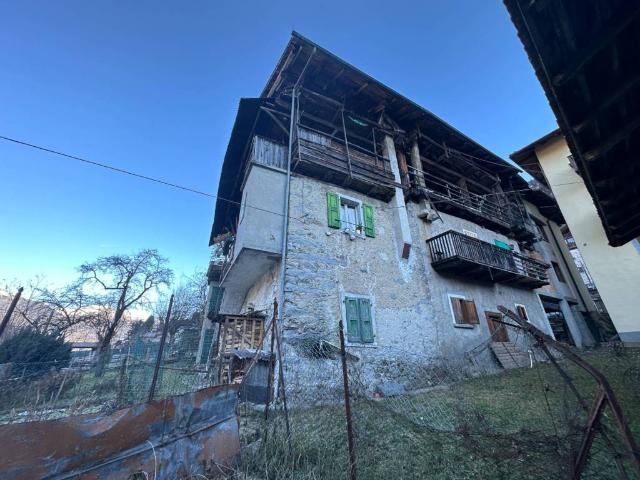 Palazzo / Stabile in vendita a Bocenago TN