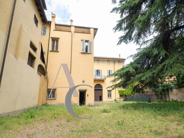 Appartamento in vendita a Bologna BO
