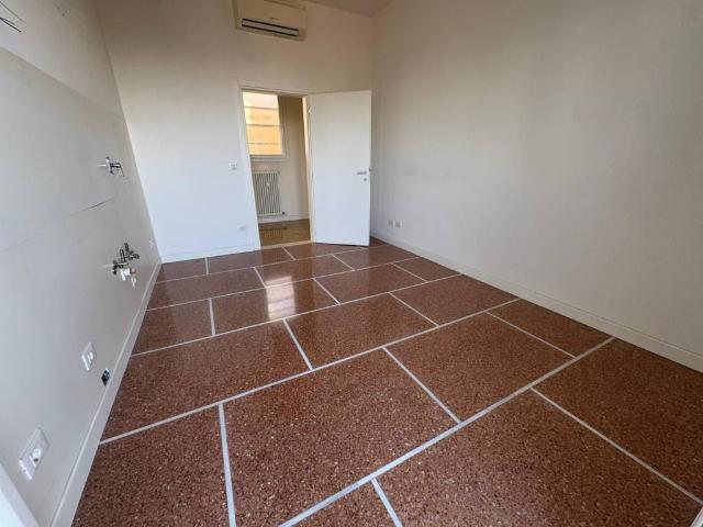 Appartamento in vendita a Bologna BO