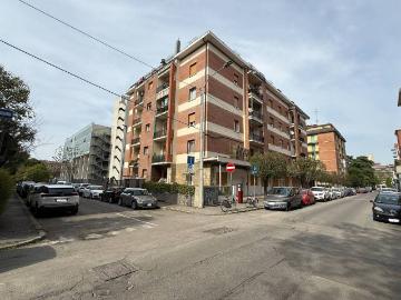 Appartamento in vendita a Bologna BO