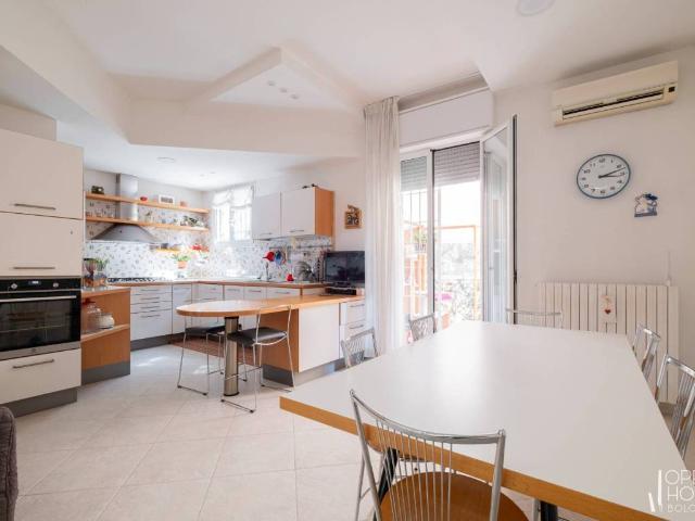 Appartamento in vendita a Bologna BO