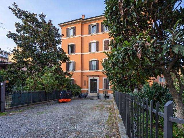 Appartamento in vendita a Bologna BO