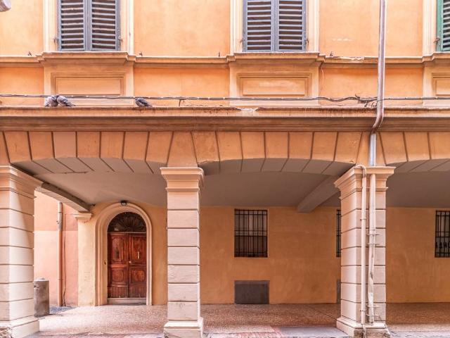 Appartamento in vendita a Bologna BO