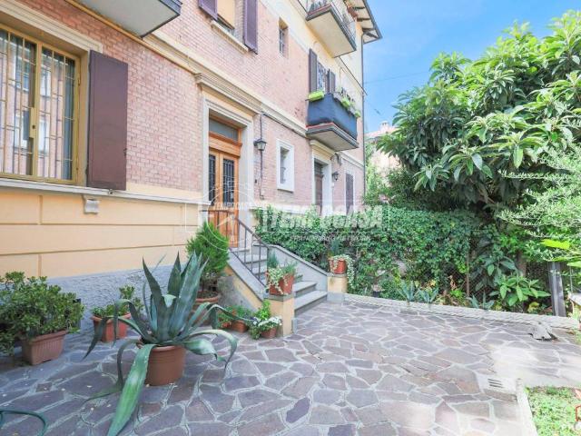 Appartamento in vendita a Bologna BO