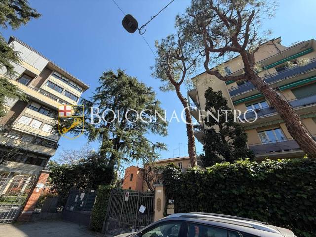 Appartamento in vendita a Bologna BO