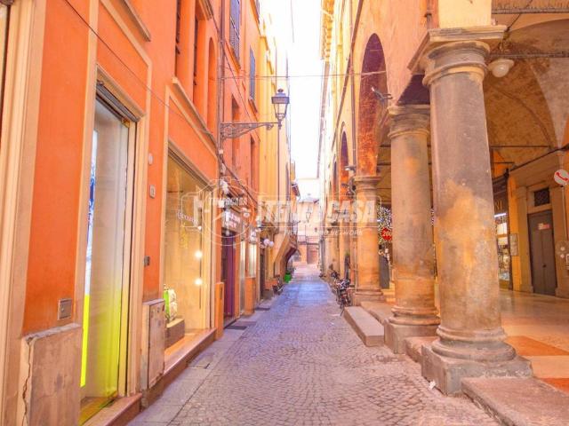 Appartamento in vendita a Bologna BO