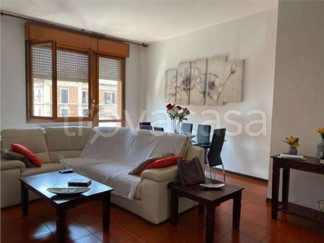 Appartamento in vendita a Bologna via ferrarese, Bolognina
