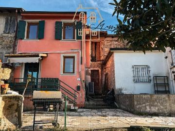 Appartamento in vendita a Bolano SP