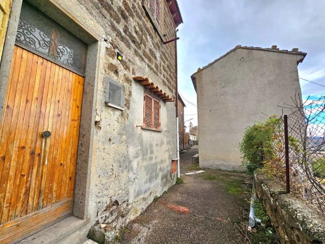 Appartamento in vendita a Bomarzo VT