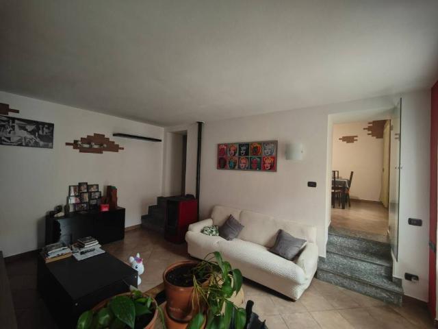 Appartamento in vendita a Bosisio Parini LC
