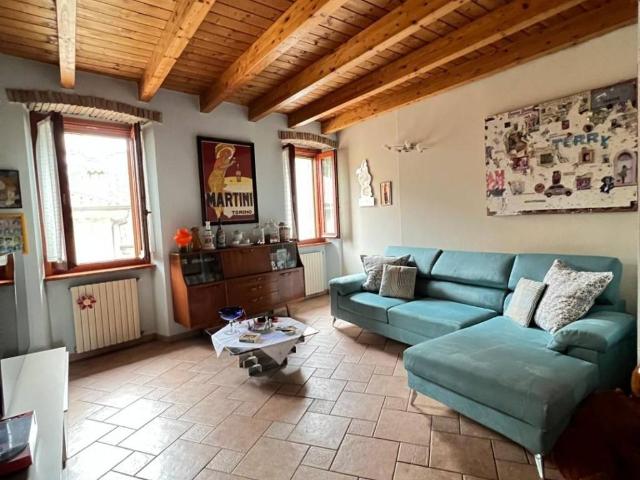 Appartamento in vendita a Bosisio Parini LC