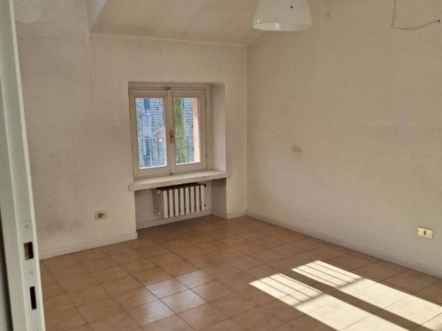 Appartamento in vendita a Bosisio Parini LC