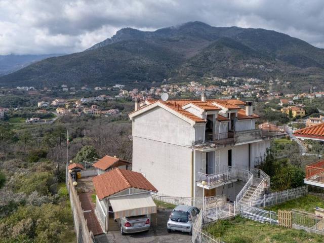 Appartamento in vendita a Borghetto Santo Spirito SV