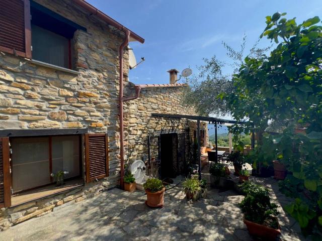 Appartamento in vendita a Borgomaro IM