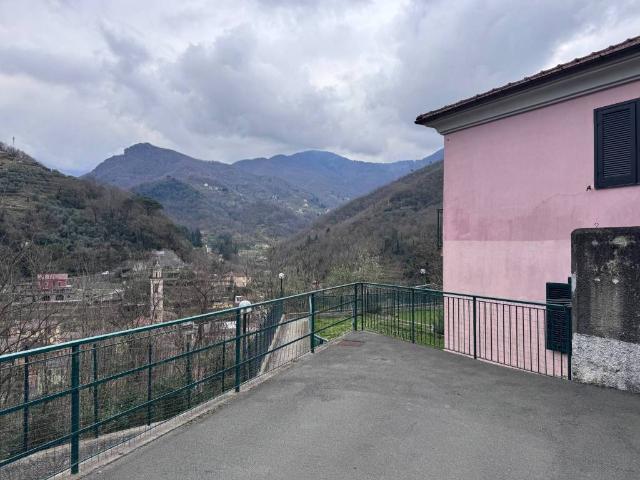 Appartamento in vendita a Borzonasca GE