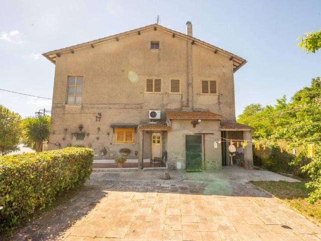 Appartamento in vendita a Bracciano RM