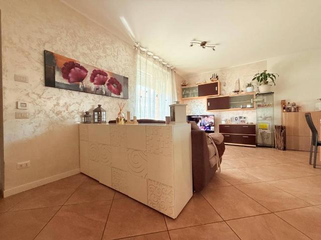 Appartamento in vendita a Brenna CO