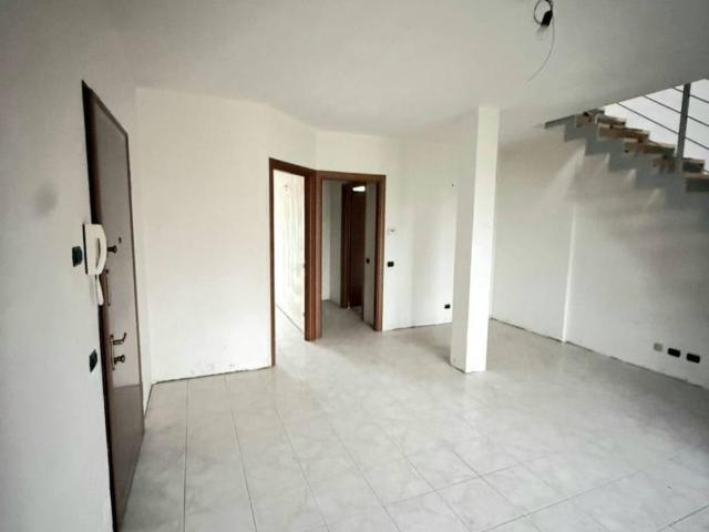 Appartamento in vendita a Bregnano CO