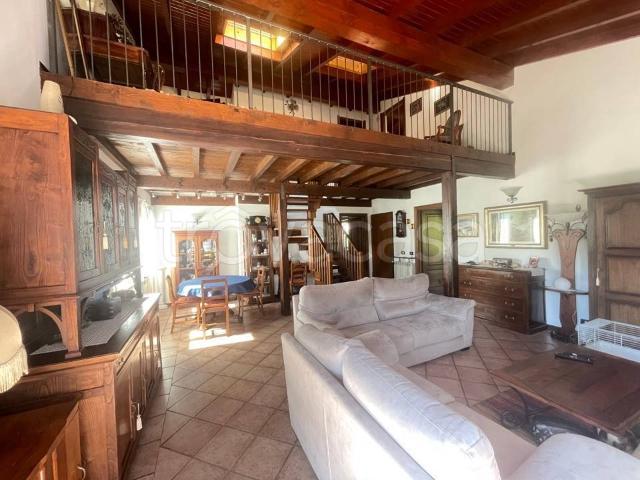 Appartamento in vendita a Brissago Valtravaglia via Piano