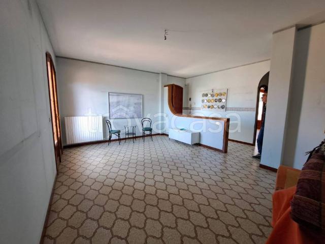Appartamento in vendita a Bronte via Emanuele Basile