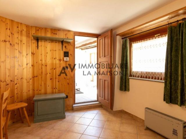 Appartamento in vendita a Brusson AO
