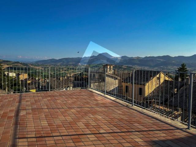 Appartamento in vendita a Cupramontana AN