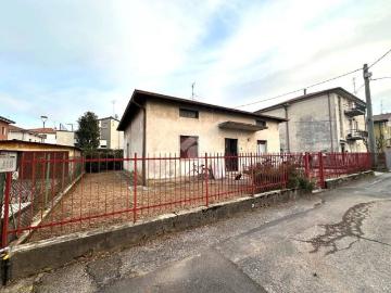 Villa in vendita a Curno BG
