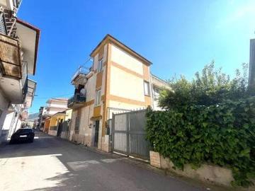 Appartamento in vendita a Curti CE