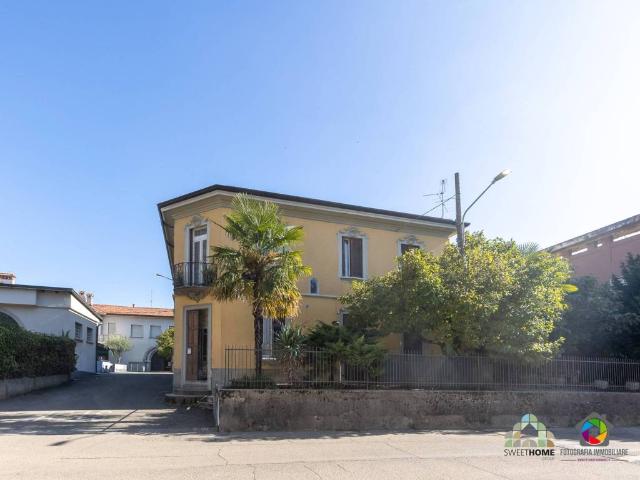 Appartamento in vendita a Cabiate CO