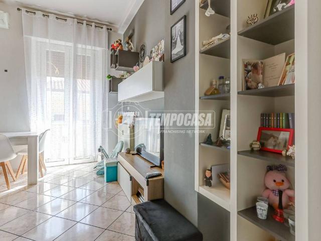 Appartamento in vendita a Cairate VA