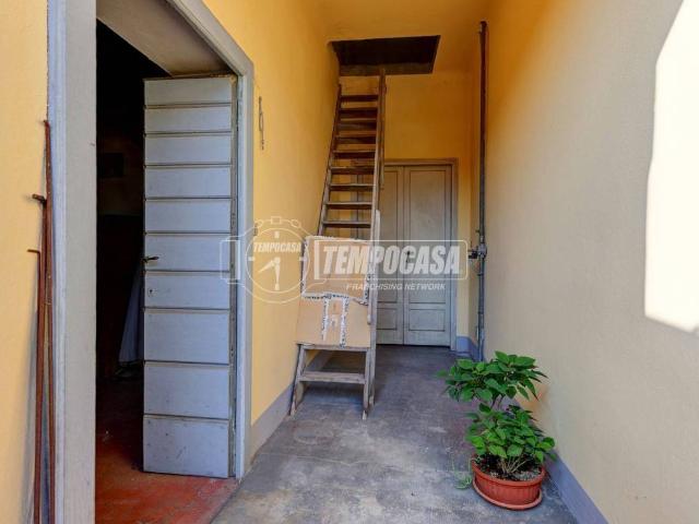 Appartamento in vendita a Cairate VA