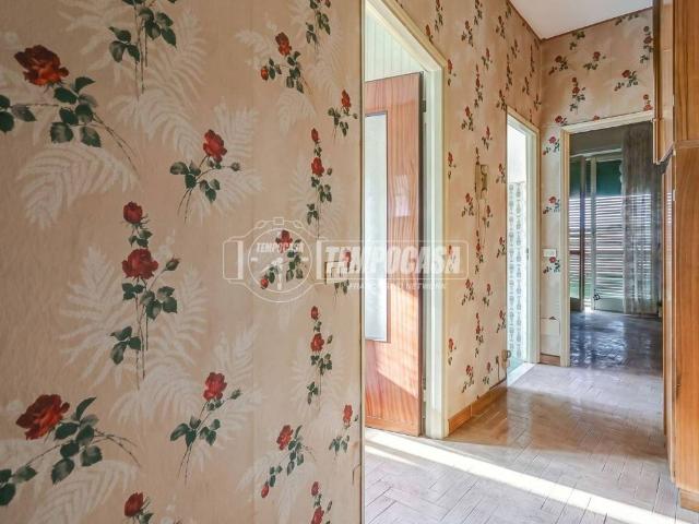 Appartamento in vendita a Cairate VA