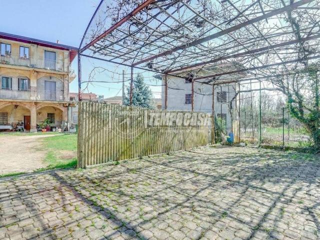 Appartamento in vendita a Cairate VA
