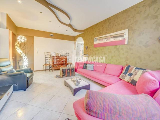 Appartamento in vendita a Cairate VA