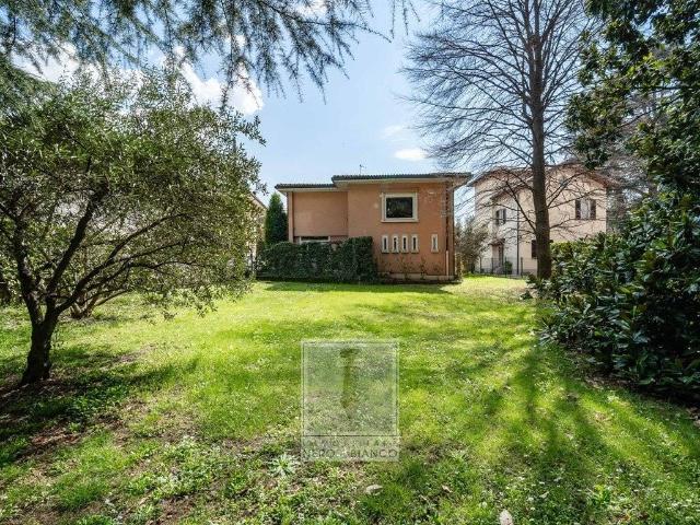 Appartamento in vendita a Calolziocorte LC