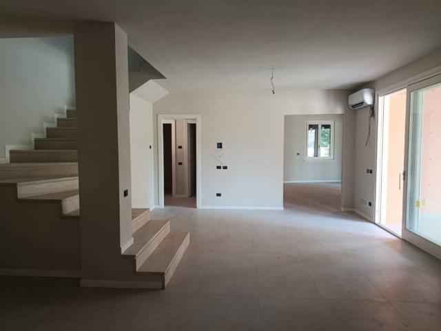 Villa in vendita a Calcinato BS