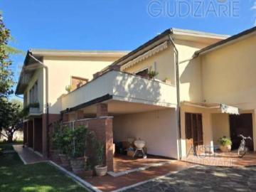 Appartamento in vendita a Calcinaia PI