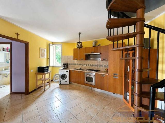 Appartamento in vendita a Calco LC