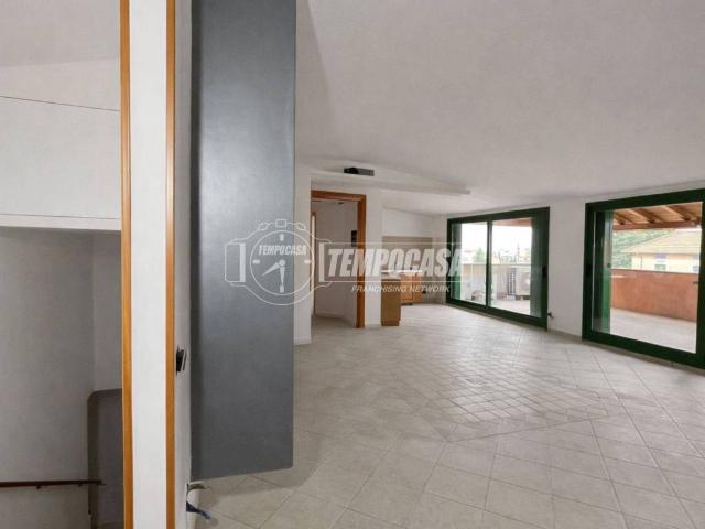 Appartamento in vendita a Calco LC