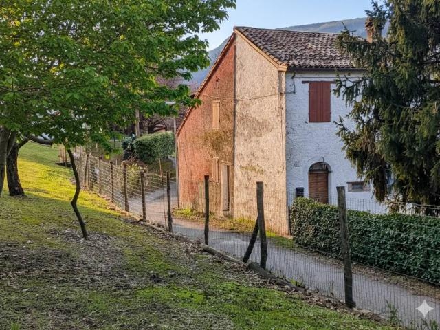 Appartamento in vendita a Calestano PR