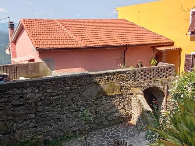 Appartamento in vendita a Calice al Cornoviglio SP