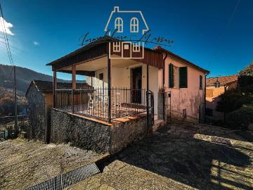 Appartamento in vendita a Calice al Cornoviglio SP