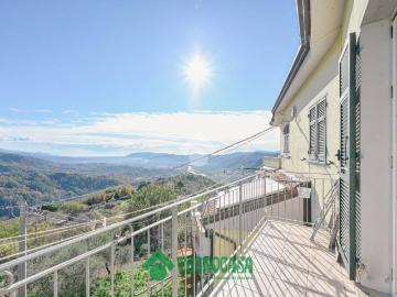 Appartamento in vendita a Calice al Cornoviglio SP
