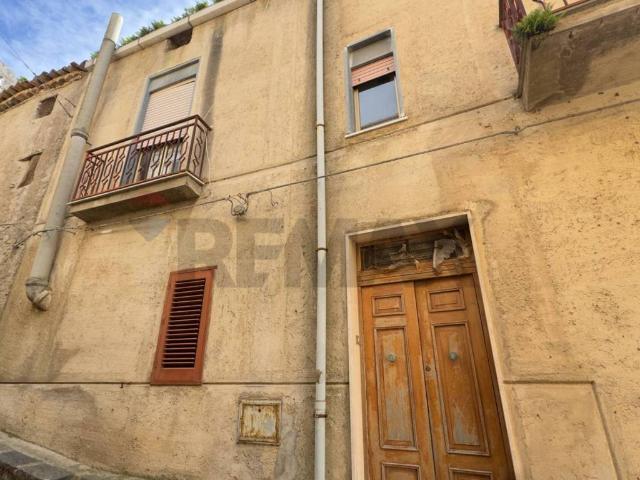 Appartamento in vendita a Caltavuturo PA