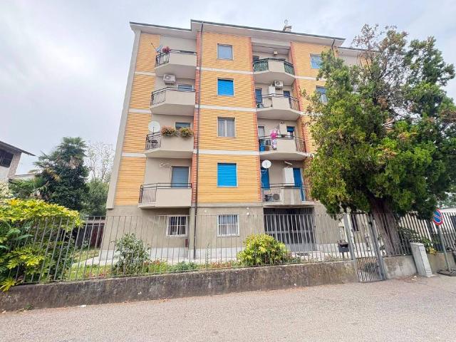 Appartamento in vendita a Calvignasco MI