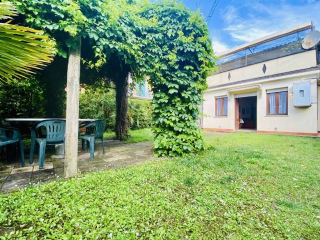 Appartamento in vendita a Camaiore LU