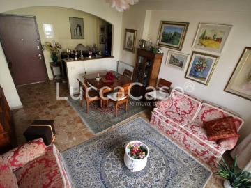 Appartamento in vendita a Camaiore LU