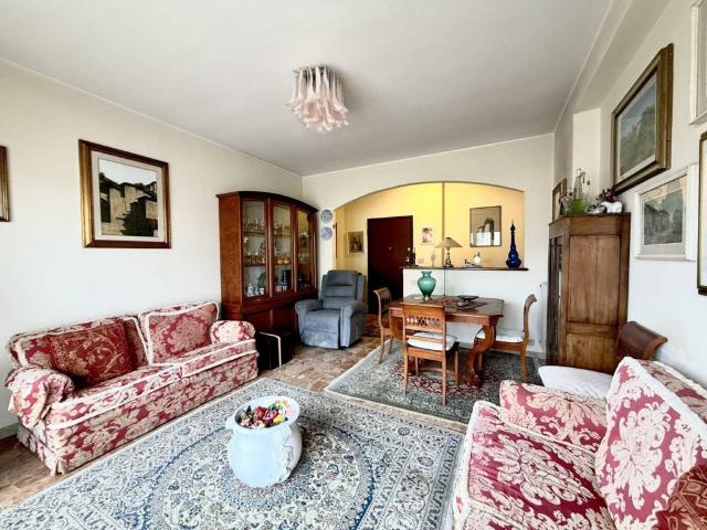 Appartamento in vendita a Camaiore LU