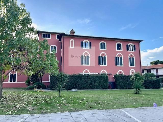 Appartamento in vendita a Camaiore LU