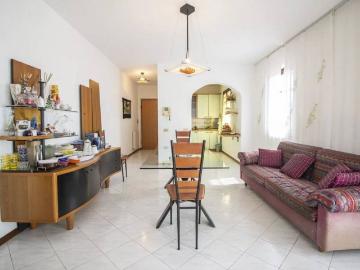Appartamento in vendita a Camaiore LU